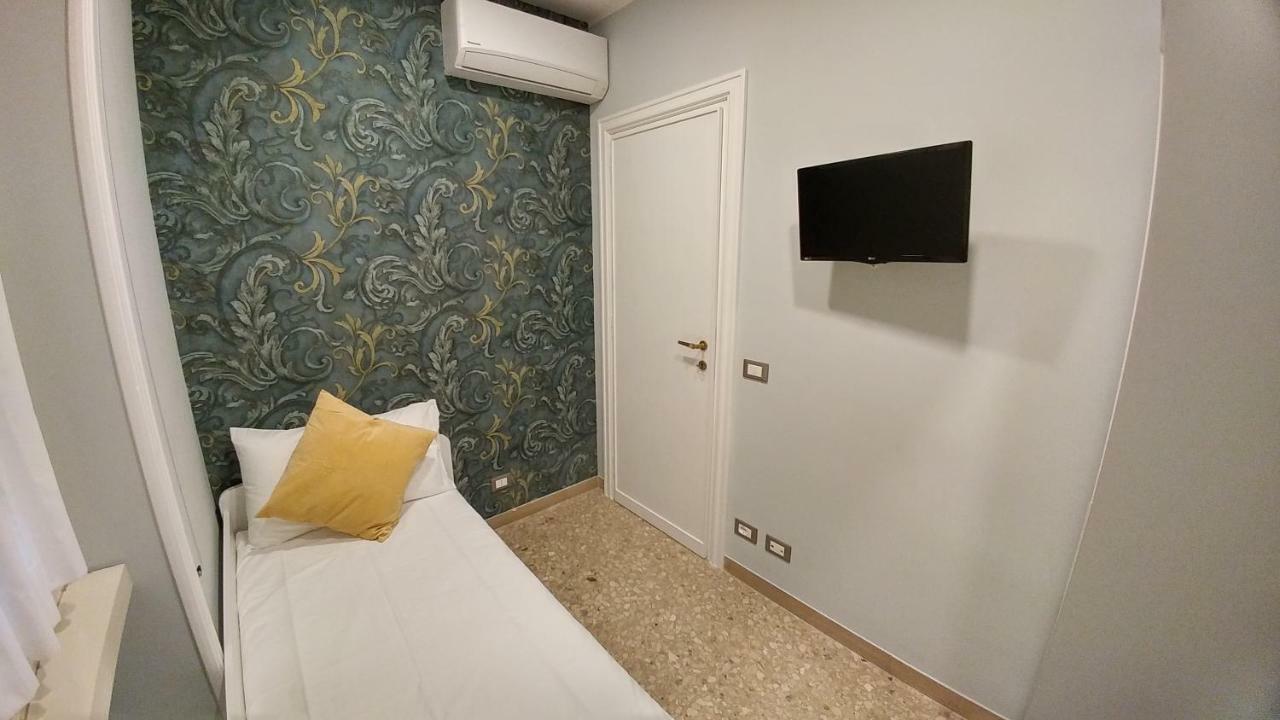 Vatican69 New Apartment Rom